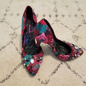 Betsyville size 61/2 jeweled shoes